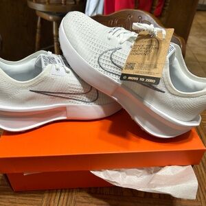 Nike Interact (New with tags) all white